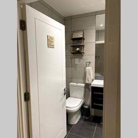 Luxury 1 Bedroom Apartment With Netflix & Parking Borehamwood Dış mekan fotoğraf