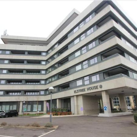 Luxury 1 Bedroom Apartment With Netflix & Parking Borehamwood Dış mekan fotoğraf