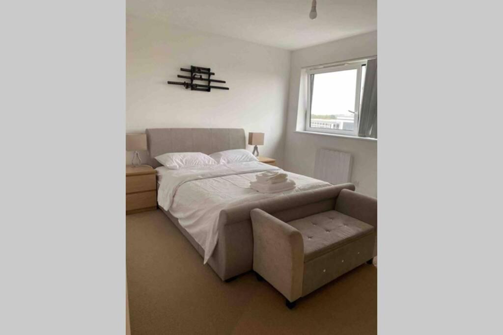 Luxury 1 Bedroom Apartment With Netflix & Parking Borehamwood Dış mekan fotoğraf